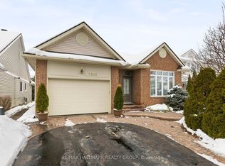 2202 Nature Trail Cres, Ottawa, ON K1W1E6