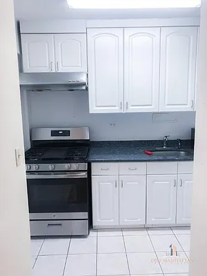 Rented by ONE Manhattan Real Estate | media 23
