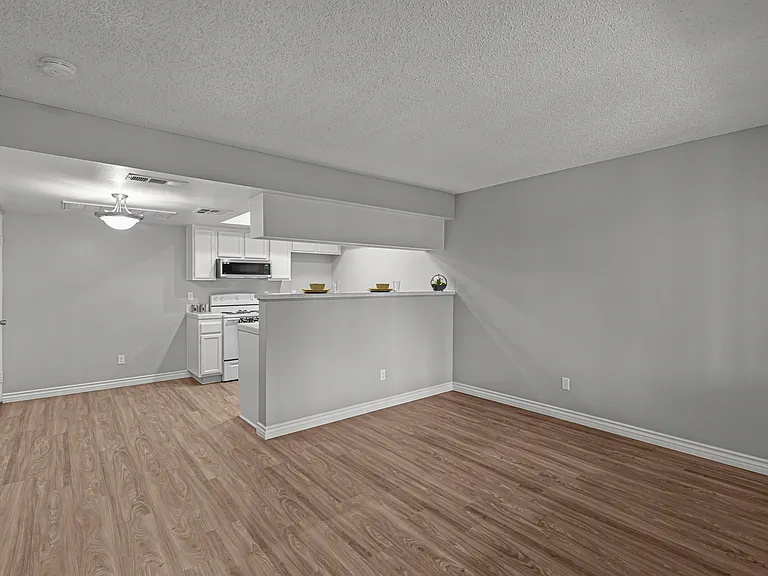 La Sierra Apartments — Photo 48
