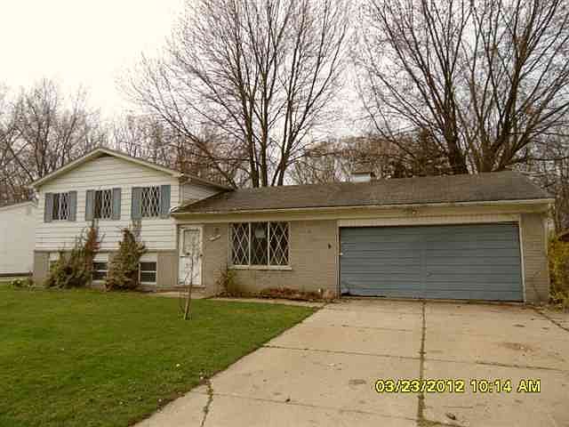 1st image of 33640 Roselawn Dr