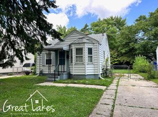 19323 Kenosha St, Harper Woods, MI 48225