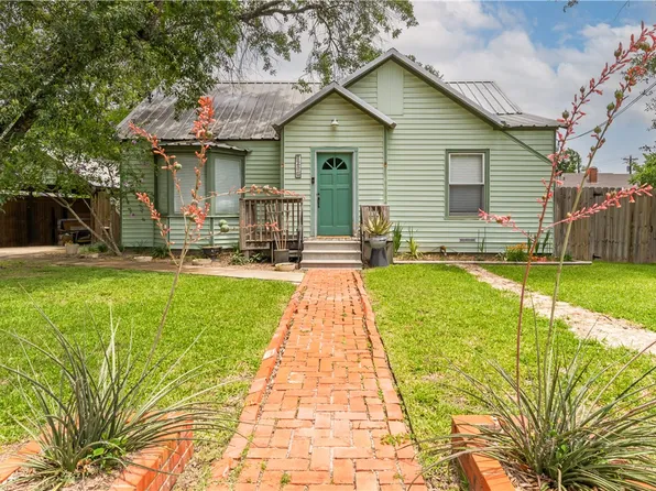 1206 E 28th St, Bryan, TX 77803