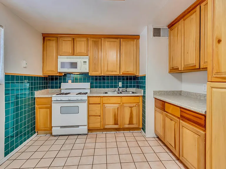 1001 Atwood Dr — Photo 14