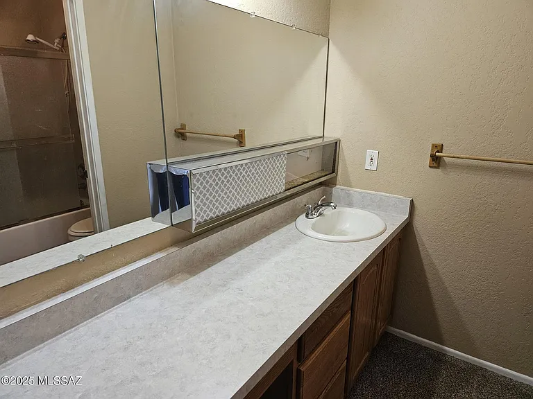 820 S Langley Ave #204 — Photo 8