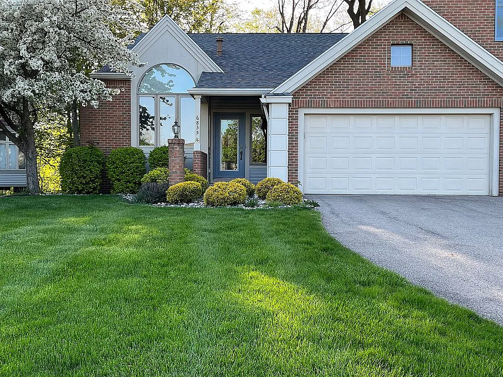 6835 Springtree Ln photo 1