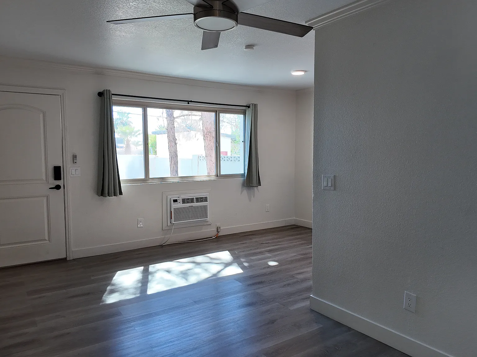 1 bed, $1,275 — Photo 2
