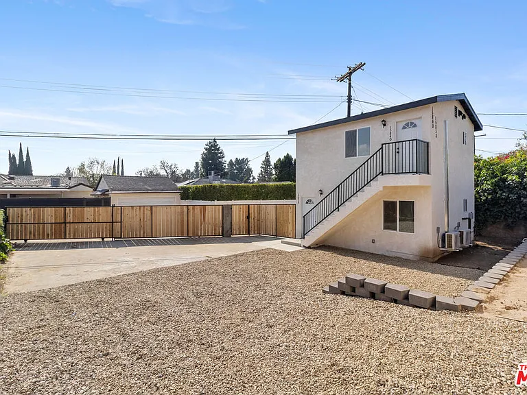 15838 Chatsworth St — Photo 3