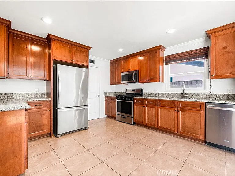 5892 Meadowlark Dr — Photo 9