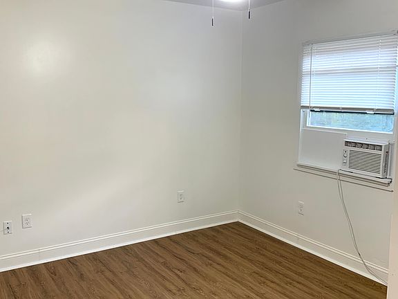 4th image of 18629 Amidon Ave Unit 102