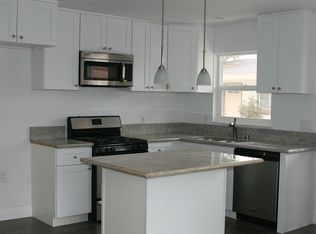 372 16th Pl, Costa Mesa, CA 92627