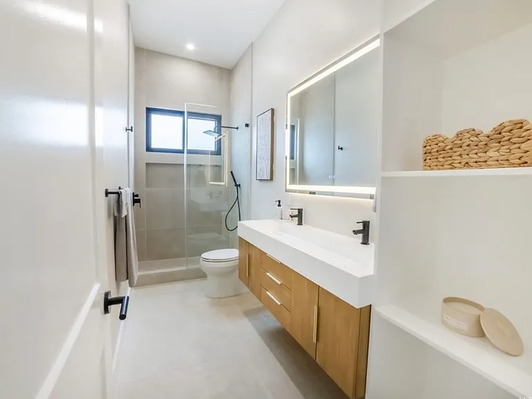 629 Halela St — Photo 8