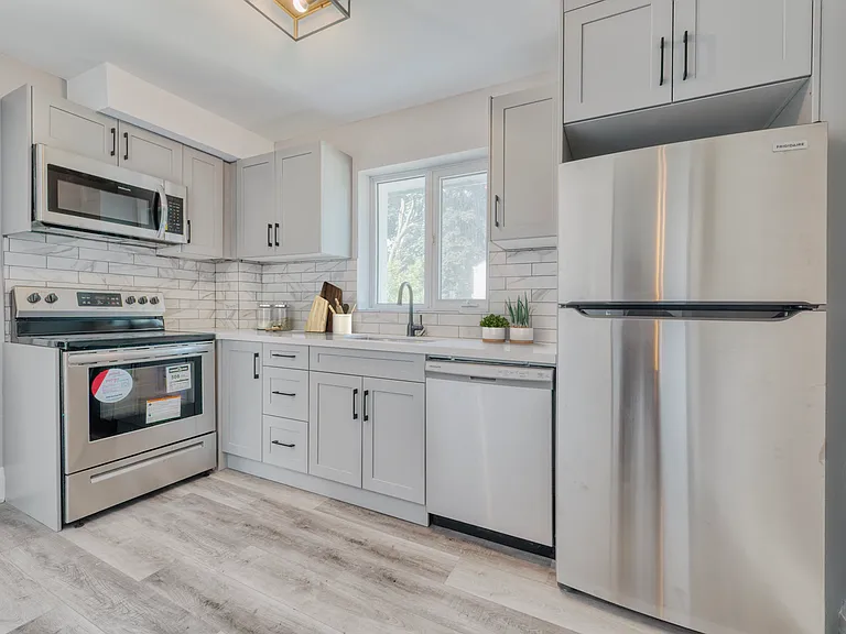 130 Carruthers Ave #3 — Photo 6
