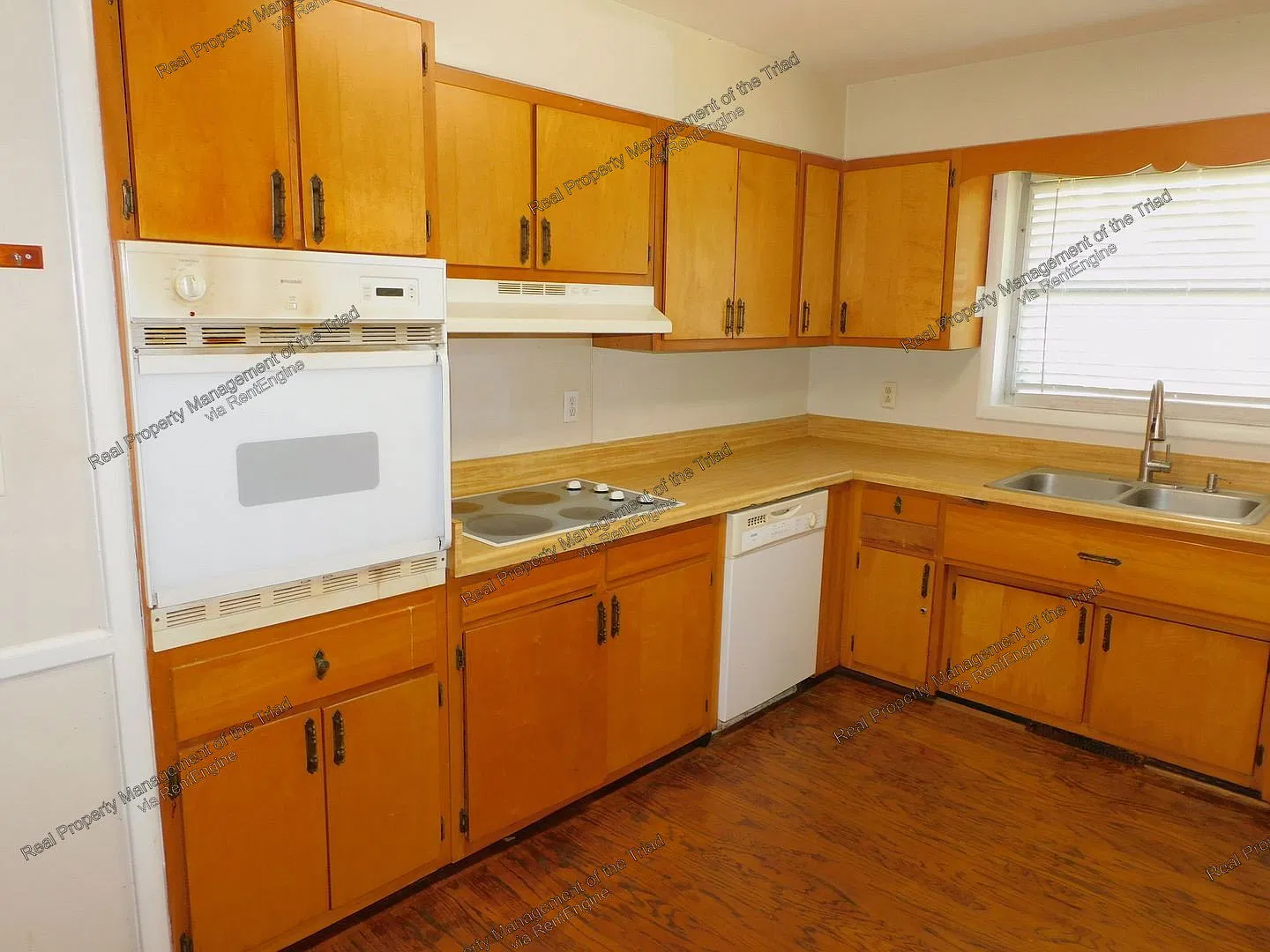 3 bed, 2.0 bath, 1867 sqft, $1,795 — Photo 3
