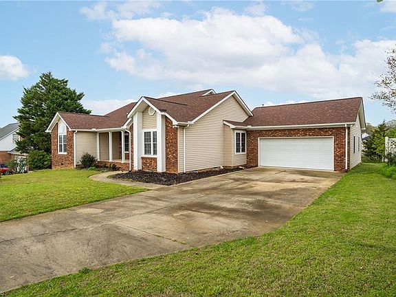 2nd image of 509 Wildwood Ln