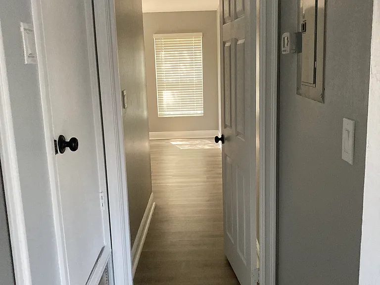 10606 Whitman Cir — Photo 37