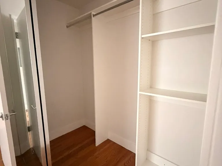 3138 S Barrington Ave #I — Photo 13