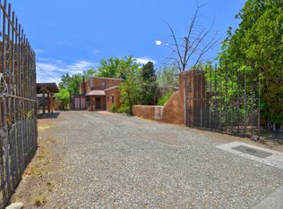 2440 Campbell Rd NW, Albuquerque, NM 87104