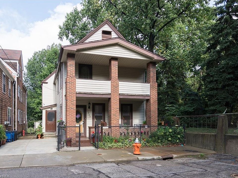 1st image of 1960 E 126th St