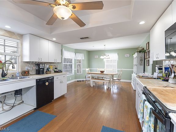 4th image of 3704 SW 15th Pl