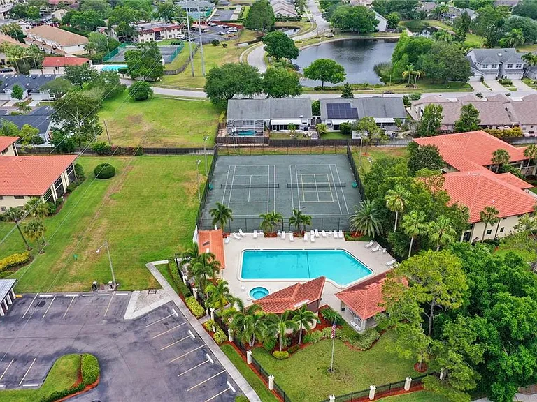 908 Hammock Pine Blvd #908 — Photo 3