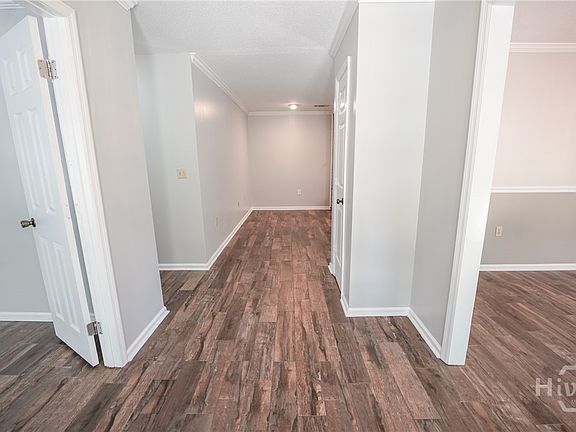 4th image of 803 Kings Rd