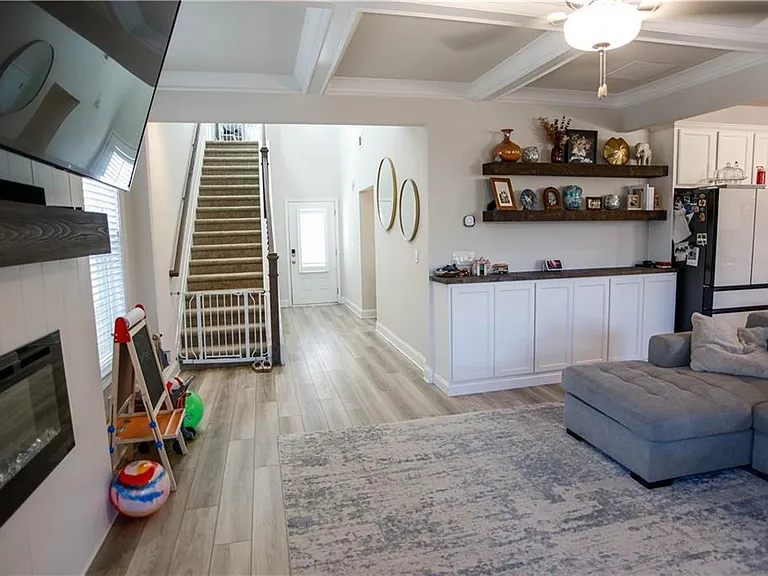 5329 Fox Hill Ln — Photo 8