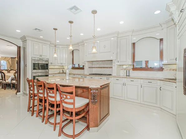 1764 East 17th Street image 11 of 45