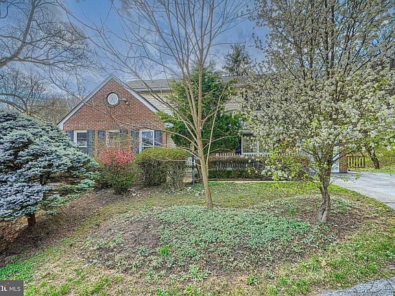 2nd image of 262 Hunters Ridge Rd