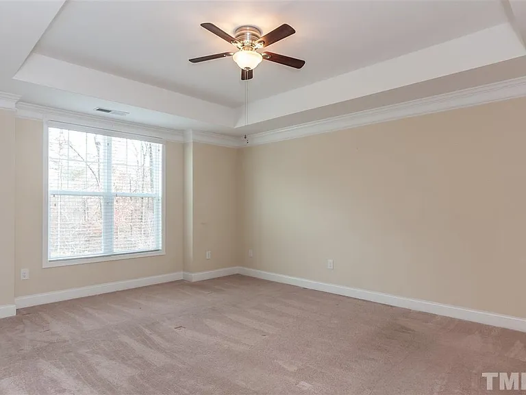 1553 Fullerton Pl — Photo 8