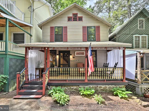108 S 5th St, Mount Gretna, PA 17064