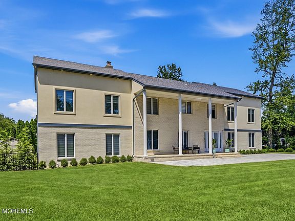 5th image of 4 Mount Court