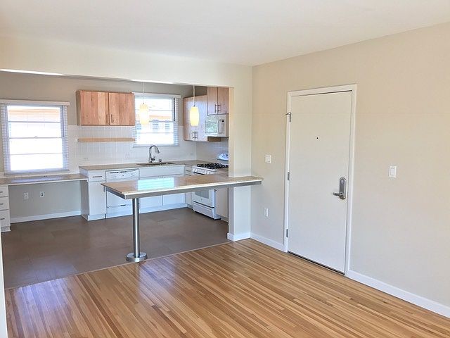 1st image of 1008 Elkgrove Ave APT 1