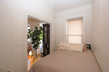 Rented by R New York