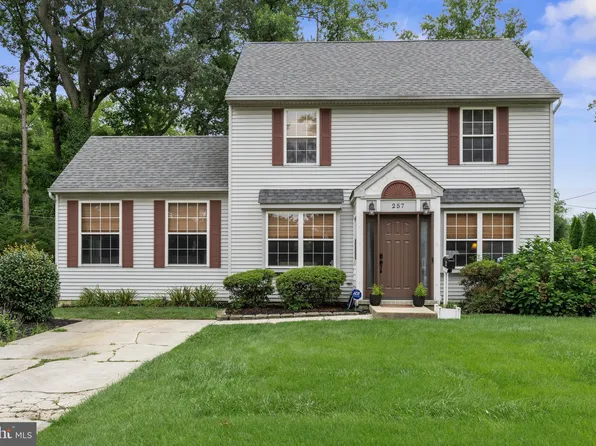 257 Ramblewood Pkwy, Mount Laurel, NJ 08054