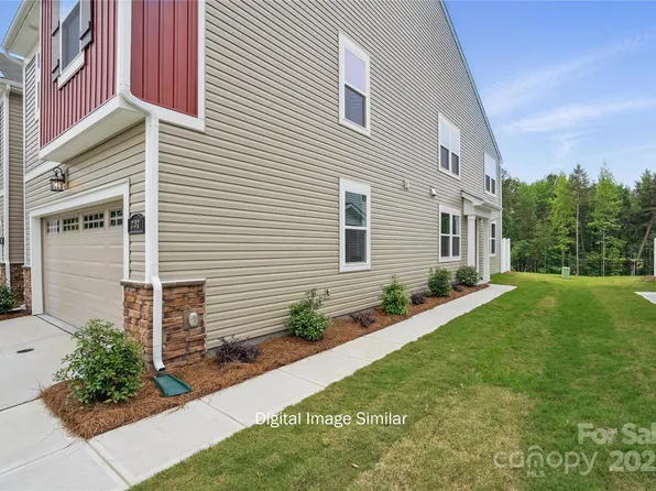 1201 Vibrant Rd, Charlotte, NC 28215