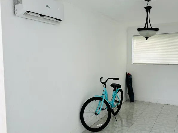 5610 SW 20th St, West Park, FL 33023