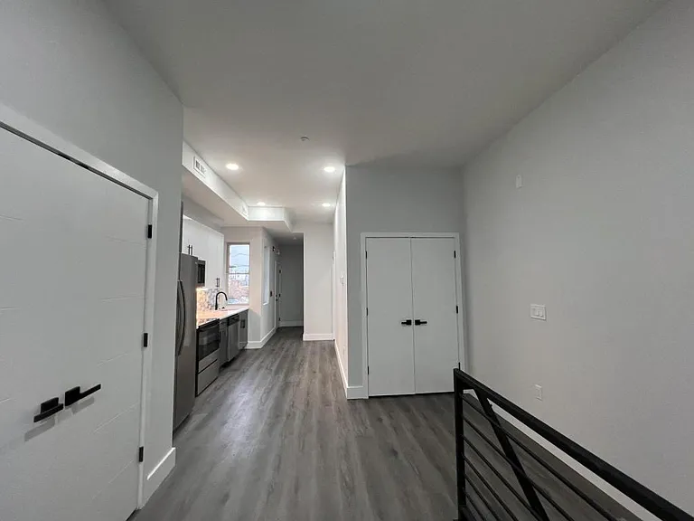 2439 N Marshall St — Photo 11