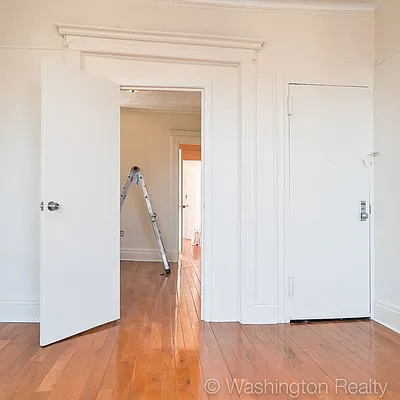 Rented by Washington Realty Corp. | media 43