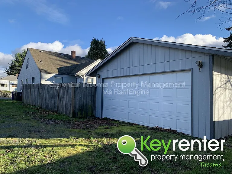 4816 E G St — Photo 37
