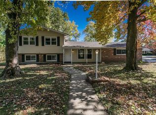 100 Middlegate Ln, Collinsville, IL 62234
