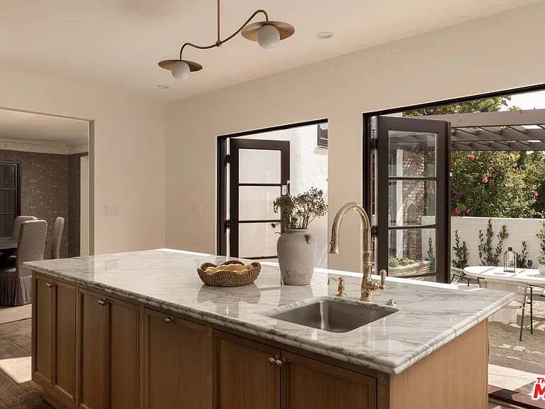 1641 N Ogden Dr — Photo 11