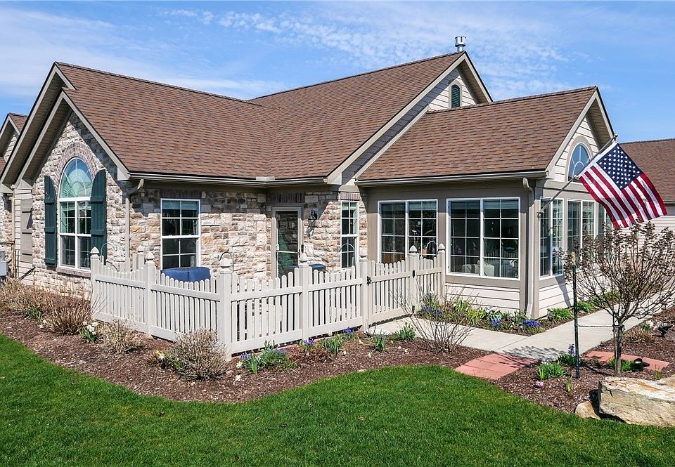 1st image of 1954 Fairways Dr