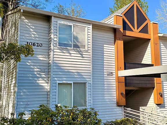 3rd image of 10620 SW Davies Rd Unit 3