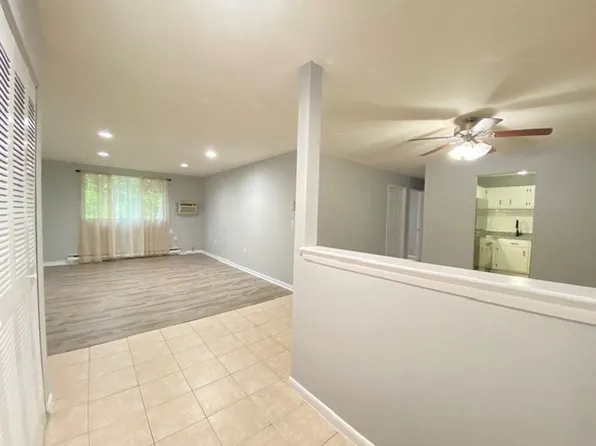 17 Weld St APT 4, Framingham, MA 01702