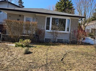 18 Collins Cres, Aurora, ON L4G 2W2