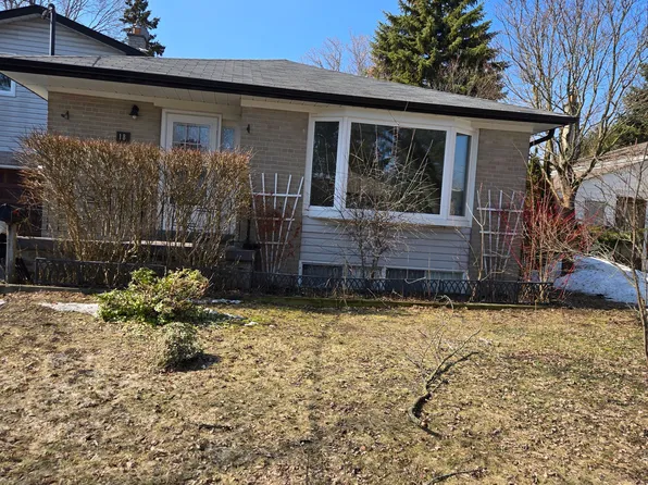 18 Collins Cres, Aurora, ON L4G 2W2