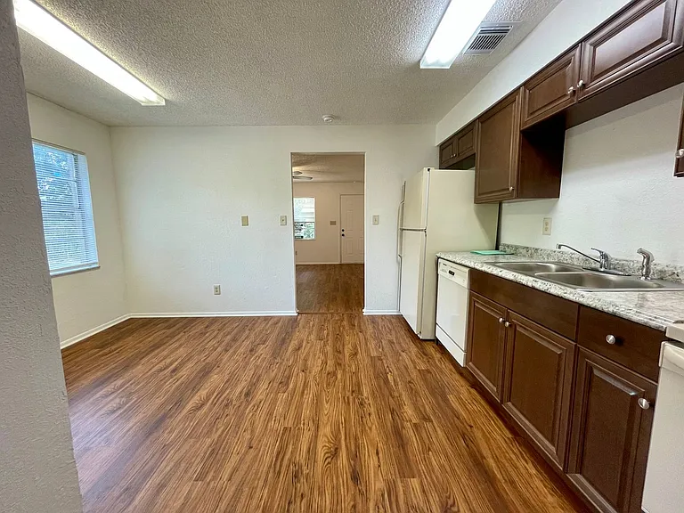 3728 County Line Rd — Photo 6