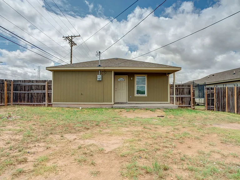 2223 E Main St — Photo 22