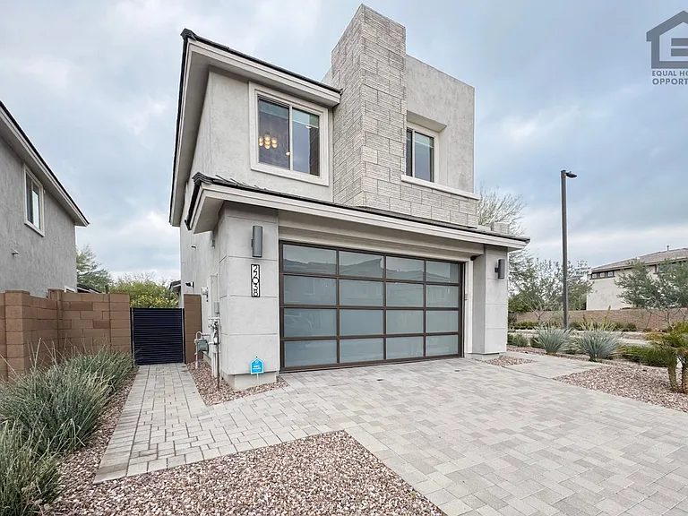 22038 N 28th Pl — Photo 5