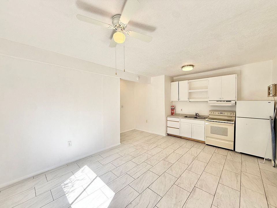 1st image of 211 Texas St NE #D